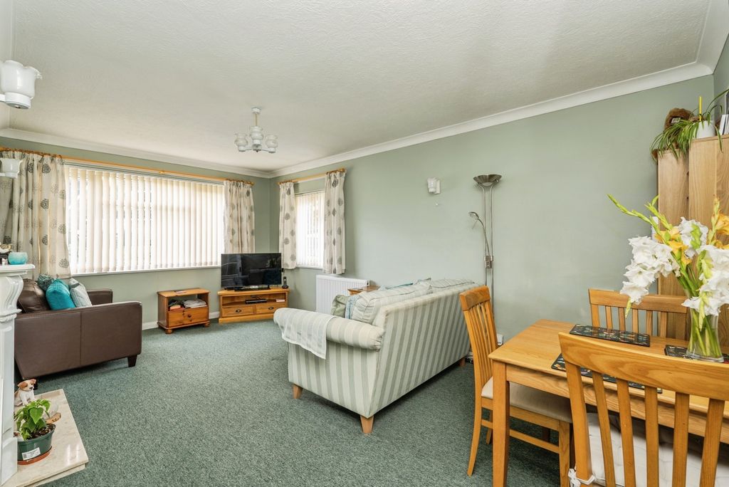 Property photo 3 of 11 Photo