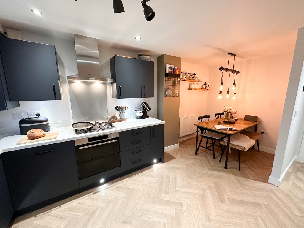 Property photo 2 of 32