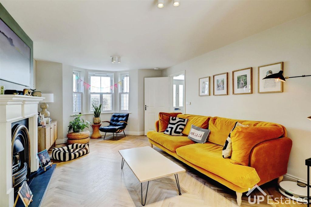 Property photo 3 of 39