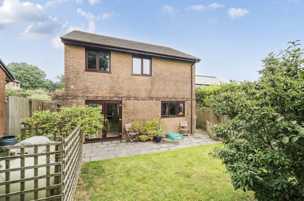Property photo 1 of 18 1329617-18-6888d0...