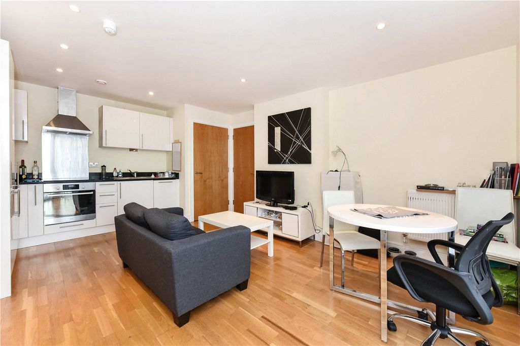 Property photo 3 of 8 Picture No. 04