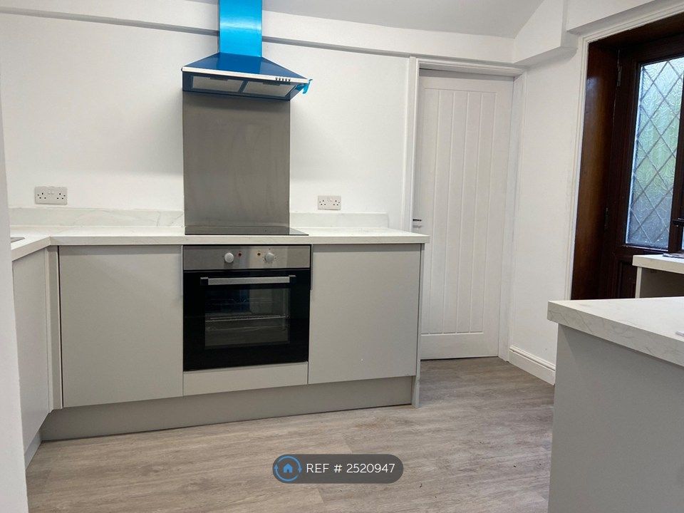 Property photo 1 of 18 Kitchen