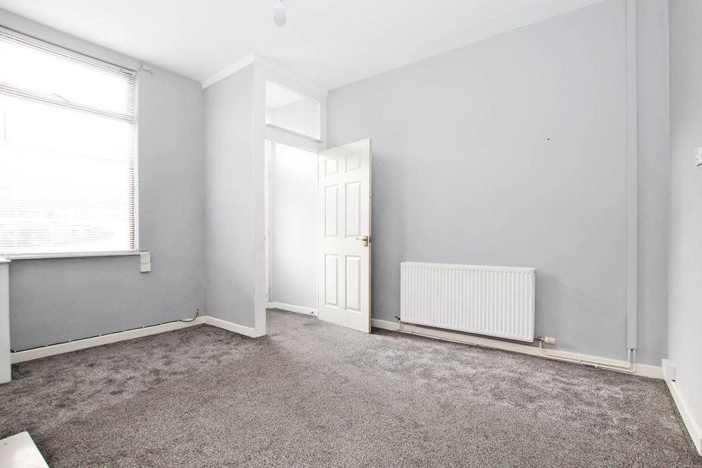 Property photo 3 of 12