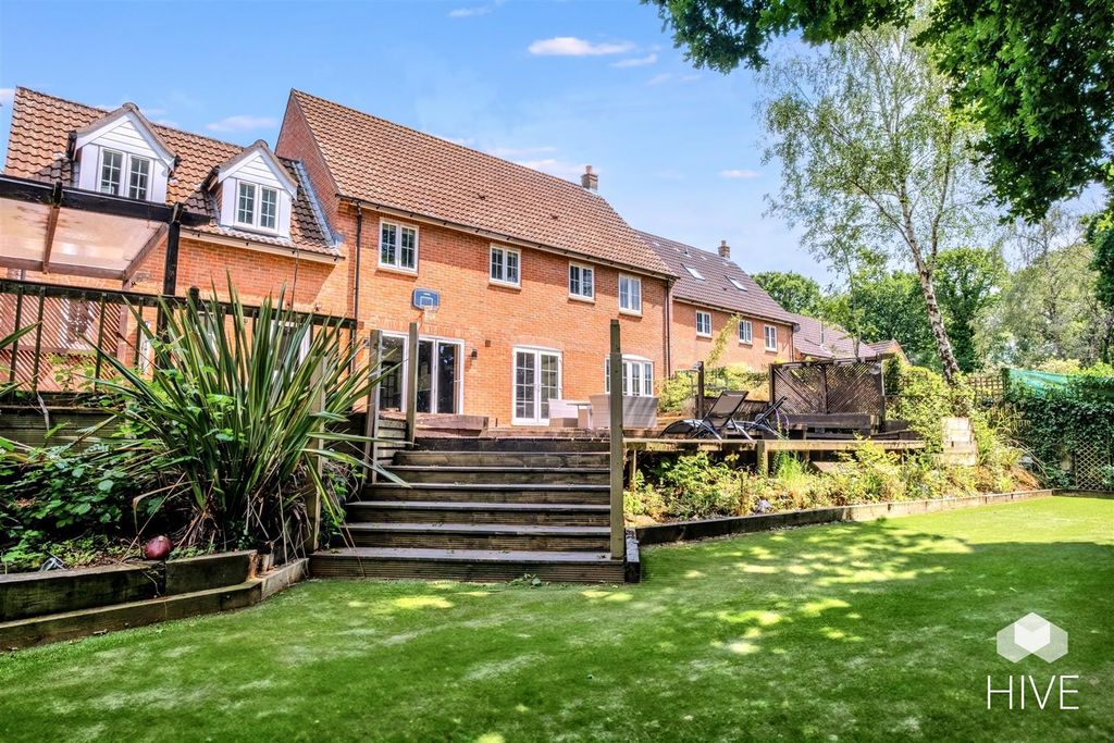 Property photo 1 of 33