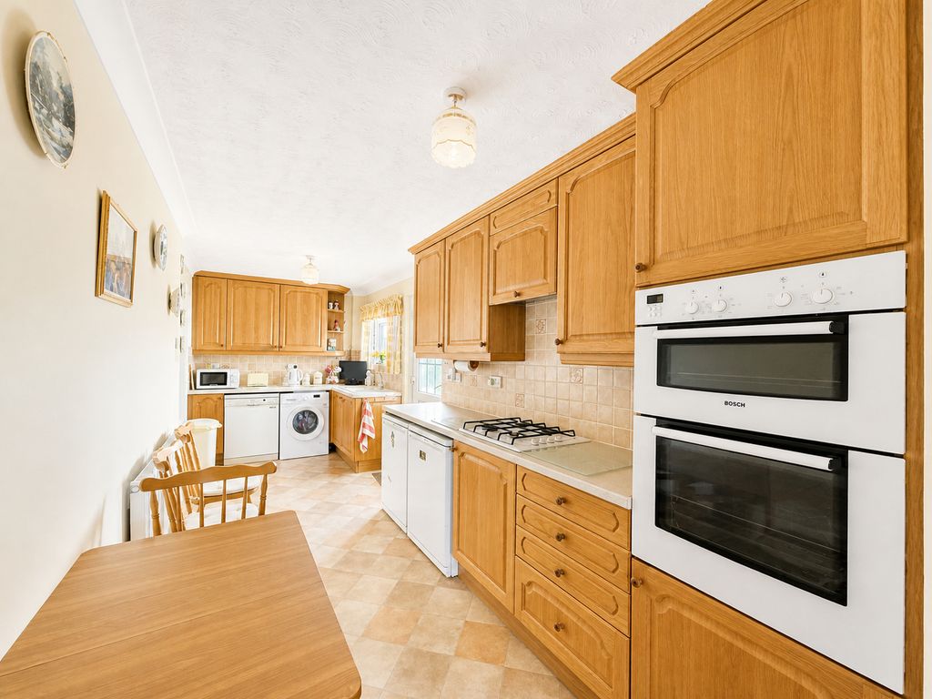 Property photo 2 of 25