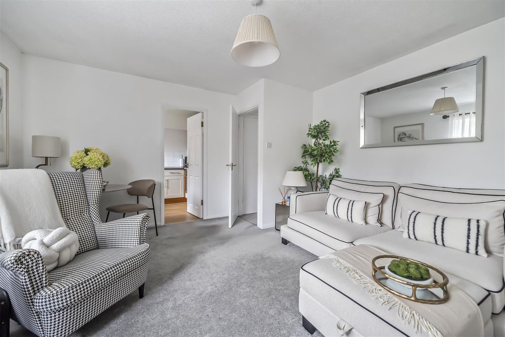 Property photo 3 of 15 1376282-7-69171d4Dd2128.Jpg