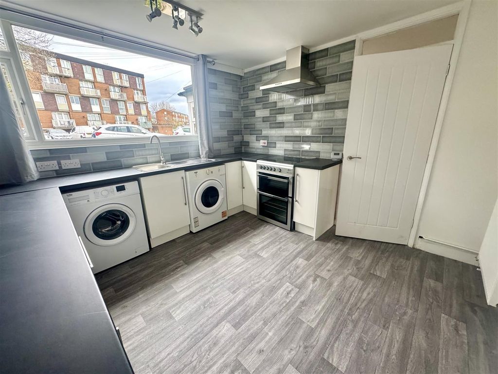 Property photo 2 of 12 Tempimage7Rvqpr.Jpg