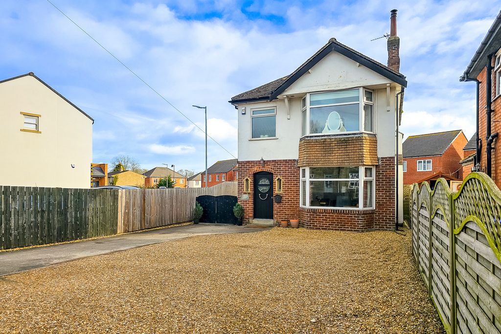 Property photo 2 of 13