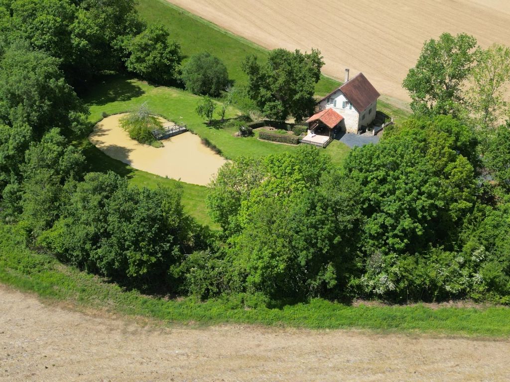 Property photo 2 of 27