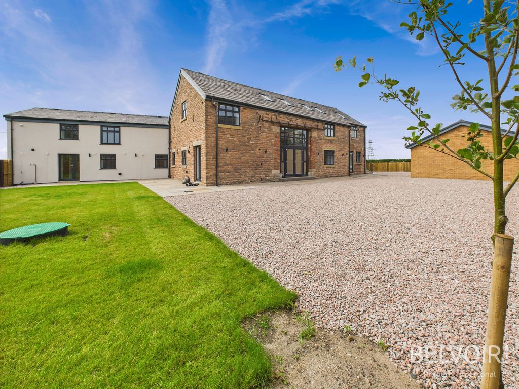 Property photo 2 of 41