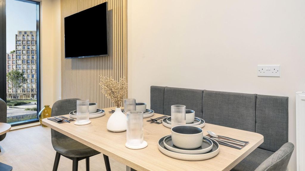 Property photo 3 of 27