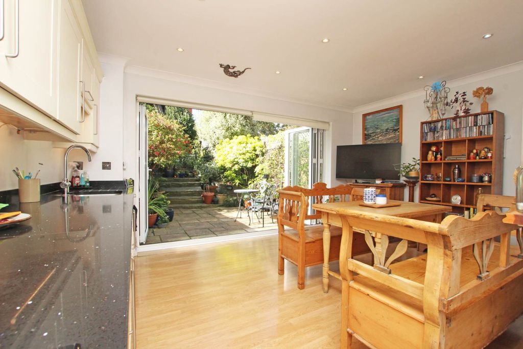 Property photo 3 of 19