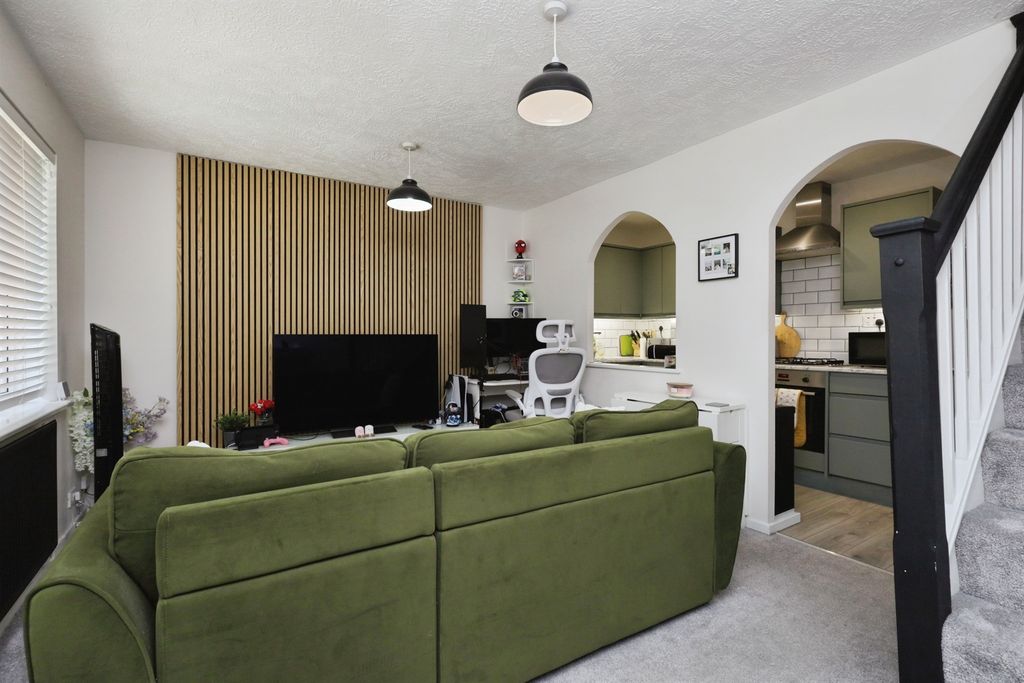 Property photo 3 of 9