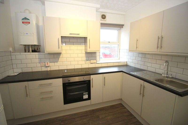 Property photo 3 of 5 Kitchen.