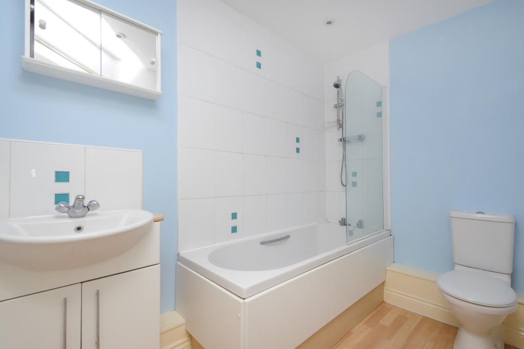 Property photo 3 of 8 Bathroom