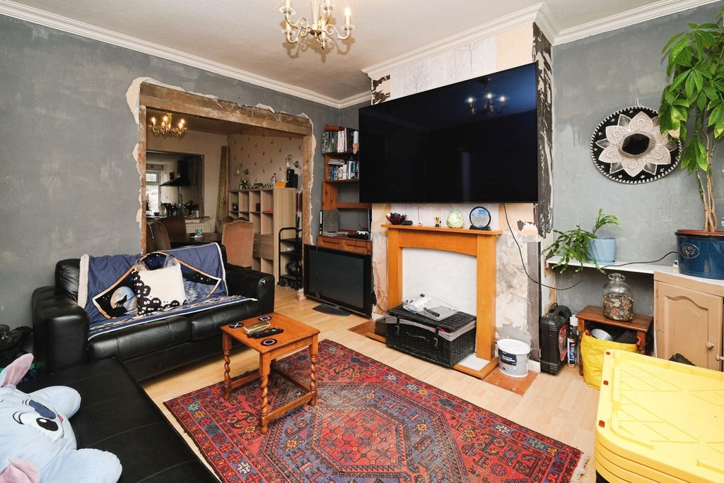 Property photo 3 of 14 Pbox-Img.Jpg