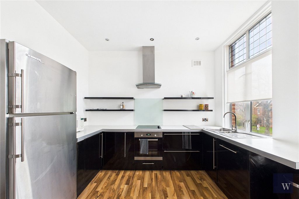 Property photo 3 of 12 Picture No. 10