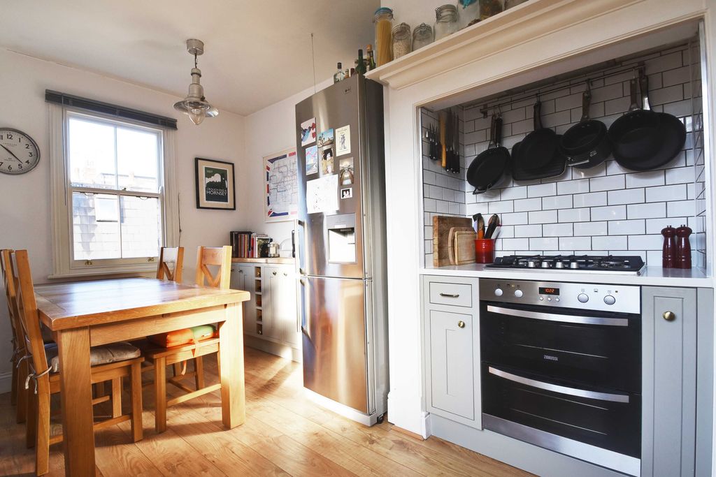 Property photo 3 of 10 Photo 03