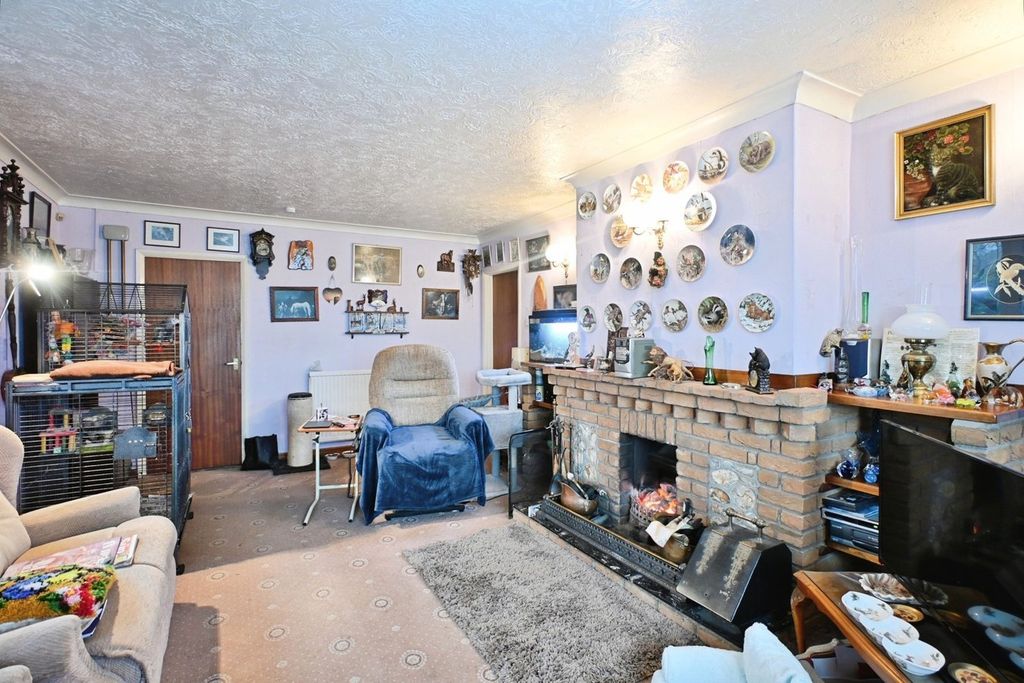 Property photo 3 of 23