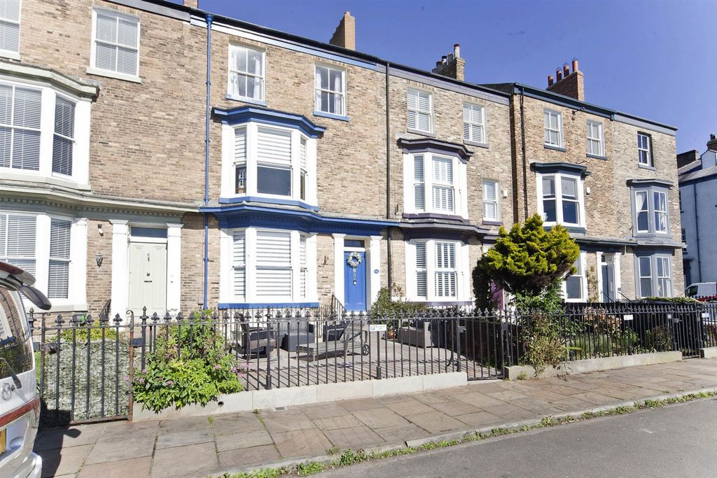 Property photo 1 of 31