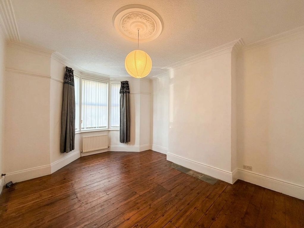 Property photo 3 of 7 Bedroom One