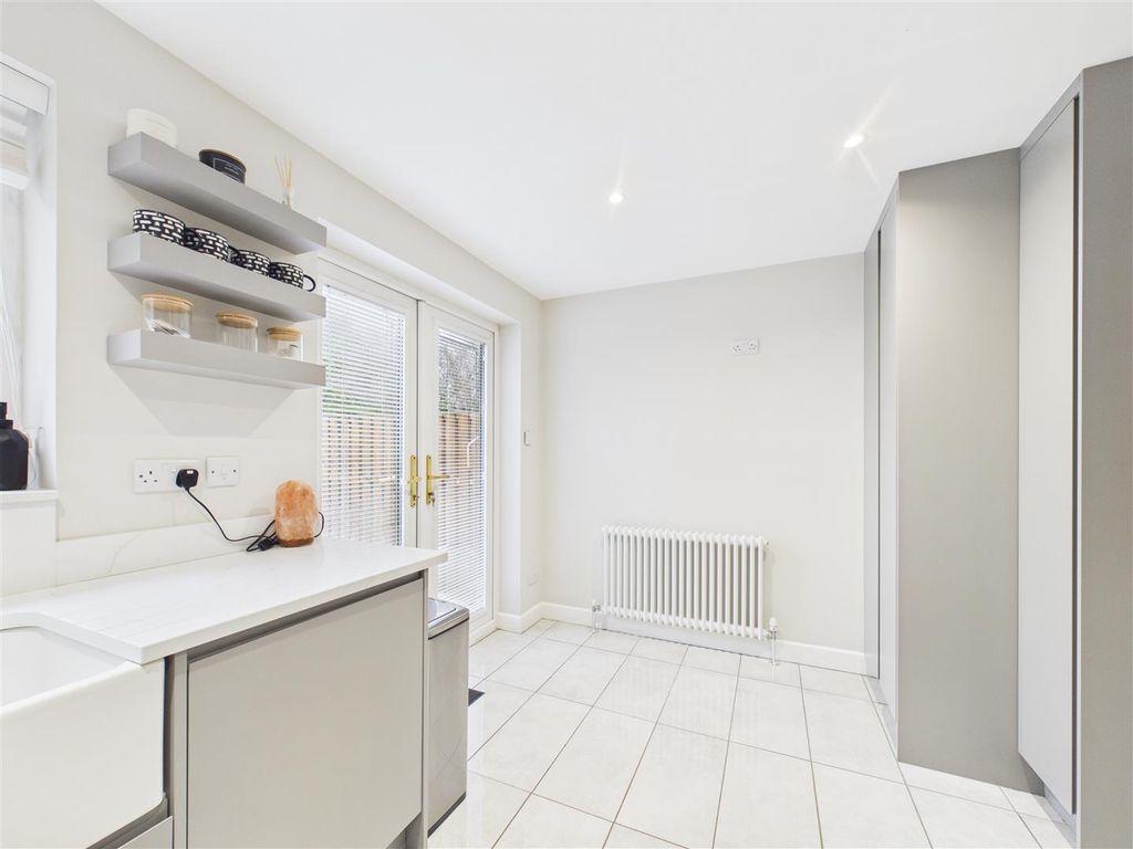 Property photo 3 of 11 Cam05207G0-Pr0084-Still009.Jpg