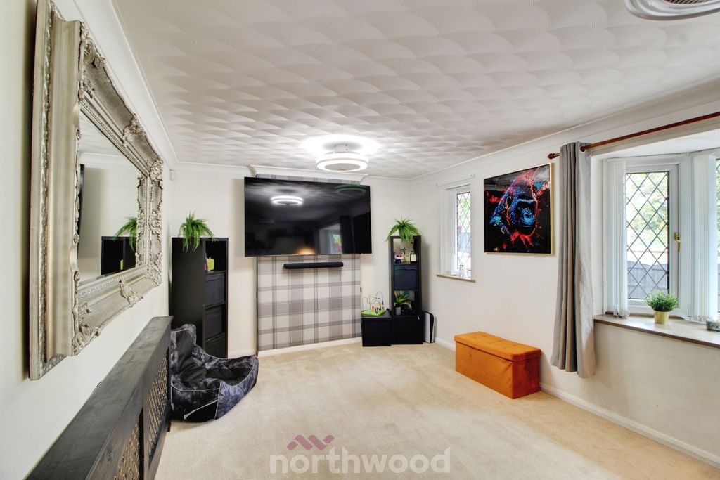 Property photo 2 of 21