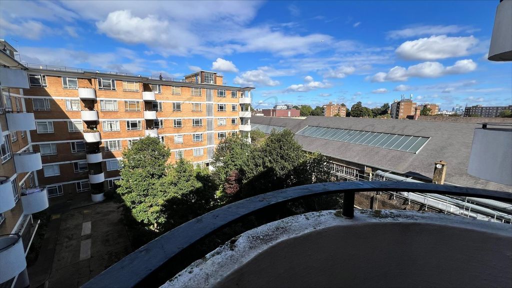 Property photo 3 of 14