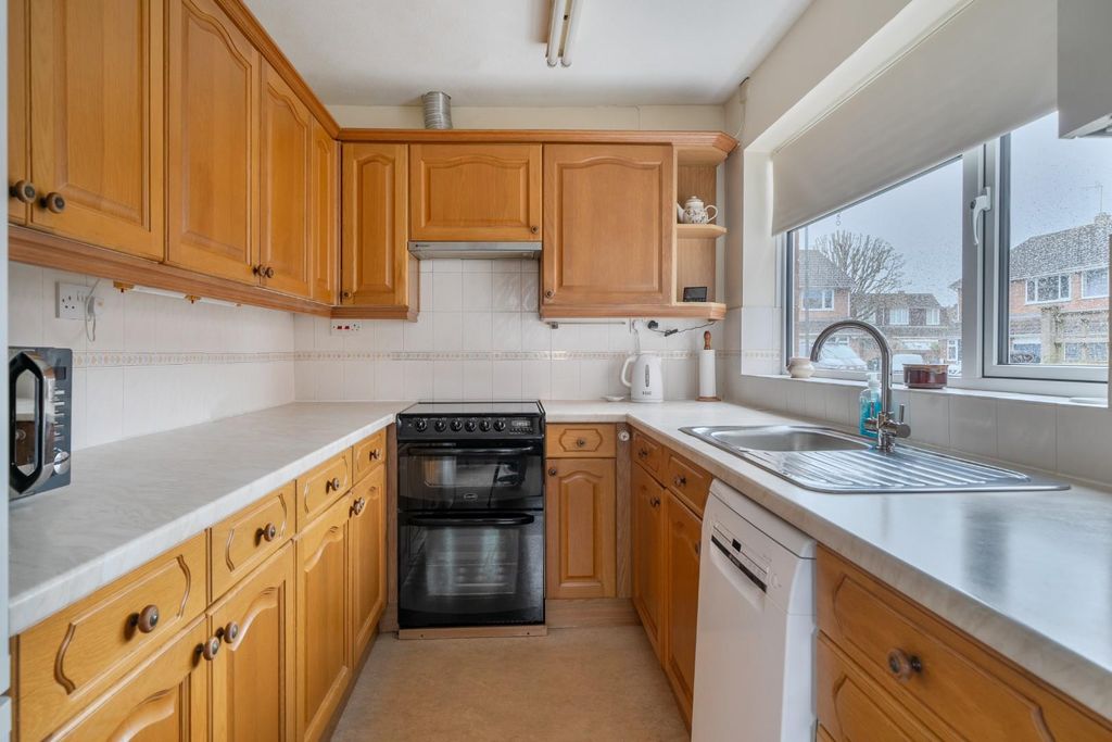 Property photo 2 of 20 1446489-11-69E2507d1Bc2F.Jpg