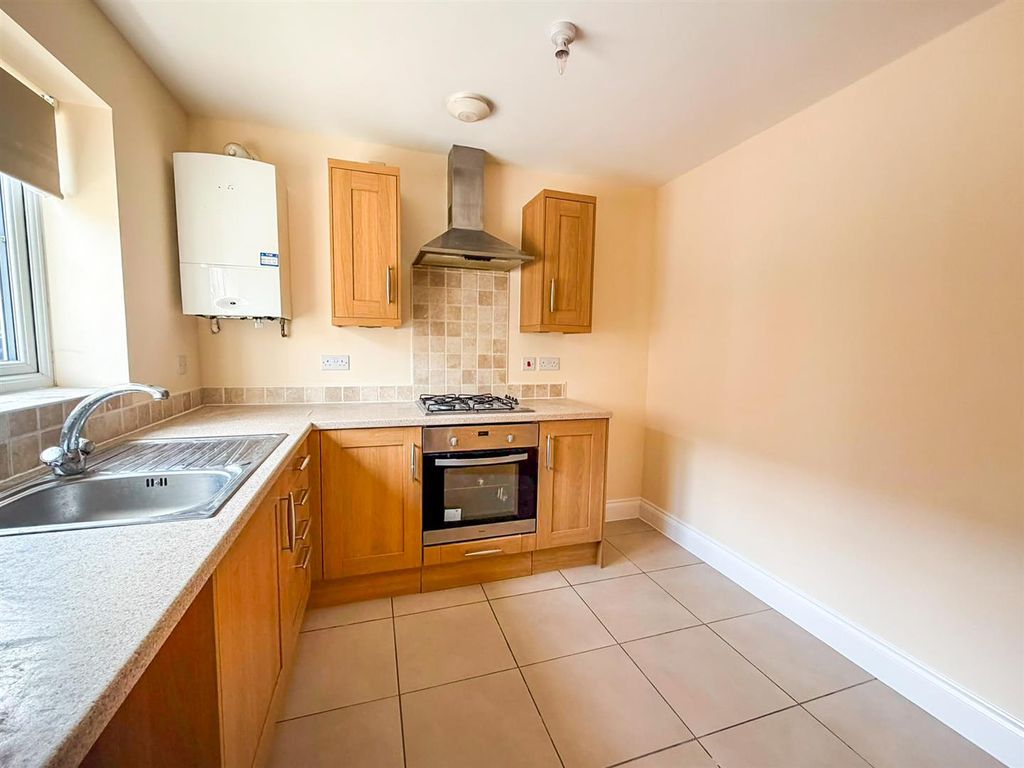 Property photo 2 of 17 Kitchen