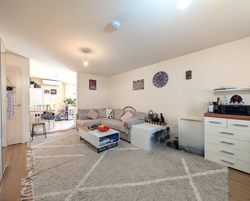 Property photo 2 of 6 Lounge 2.Jpg