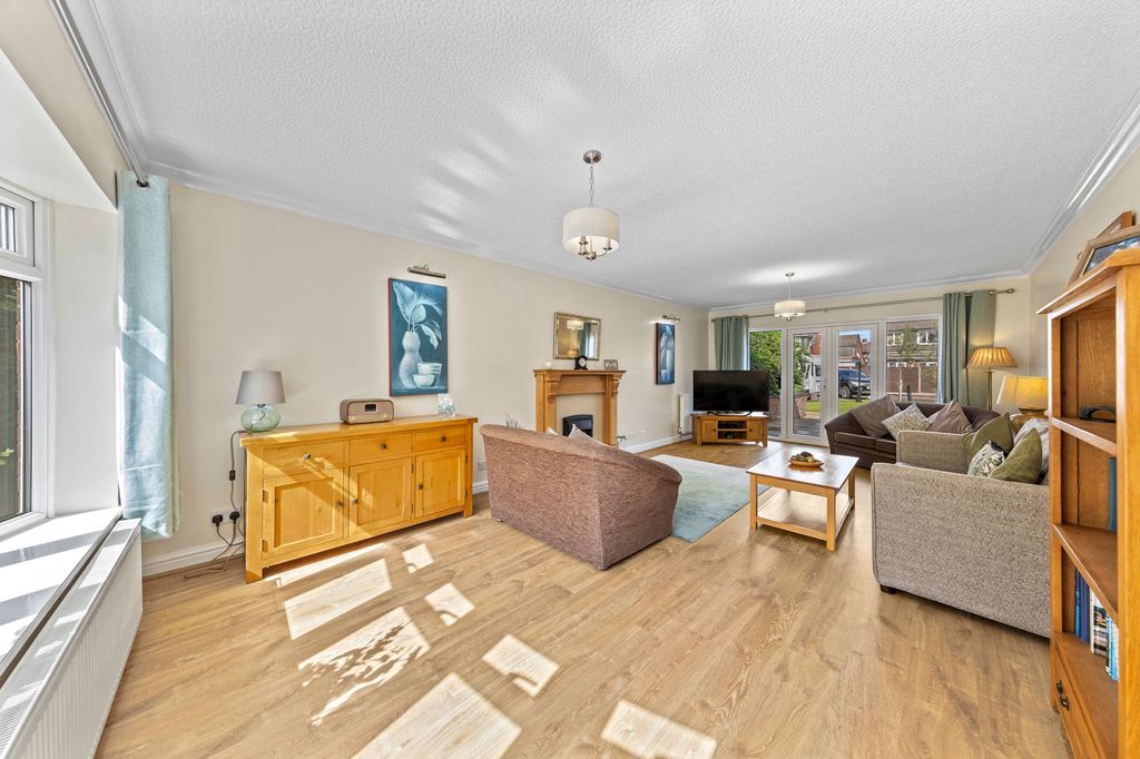 Property photo 3 of 36