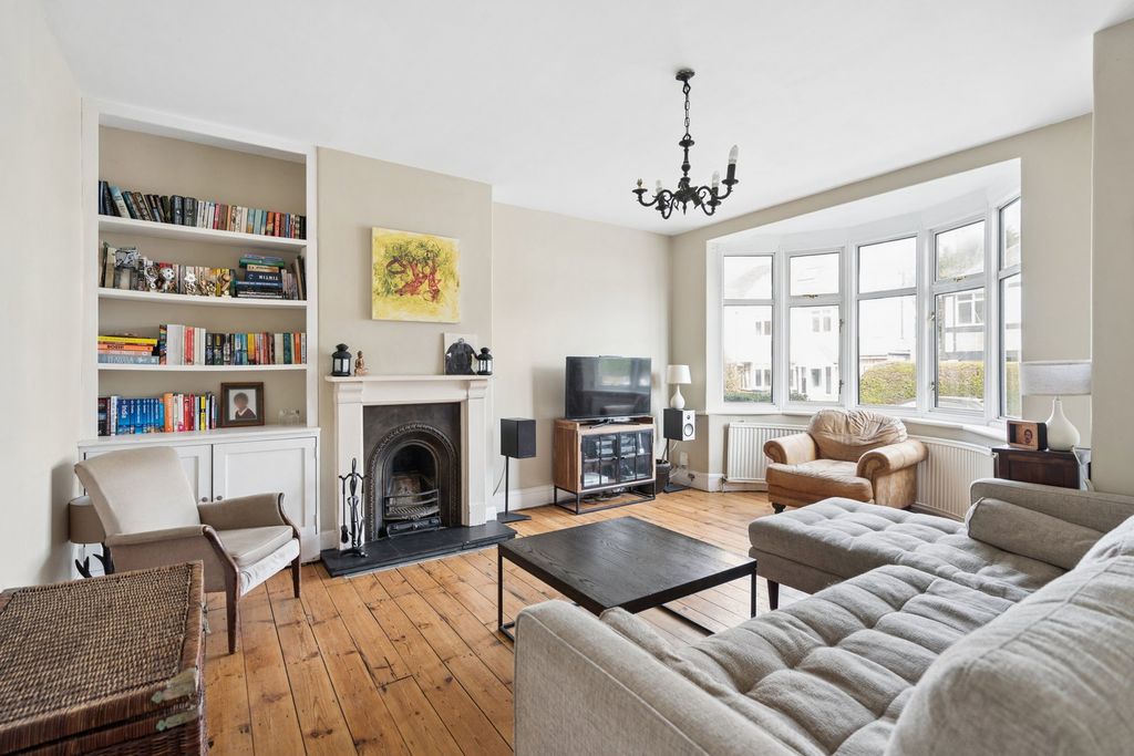 Property photo 2 of 13