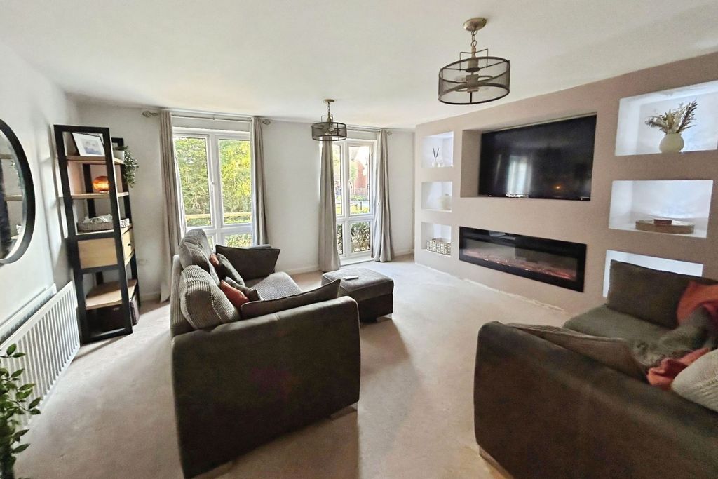 Property photo 2 of 16