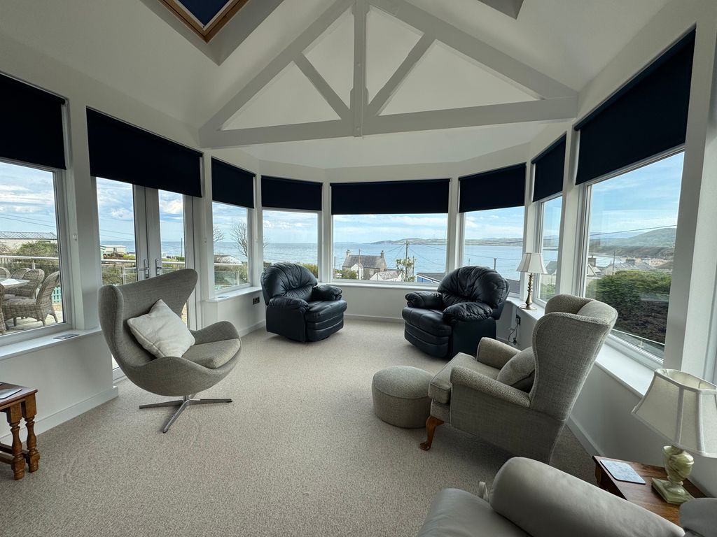 Property photo 1 of 25