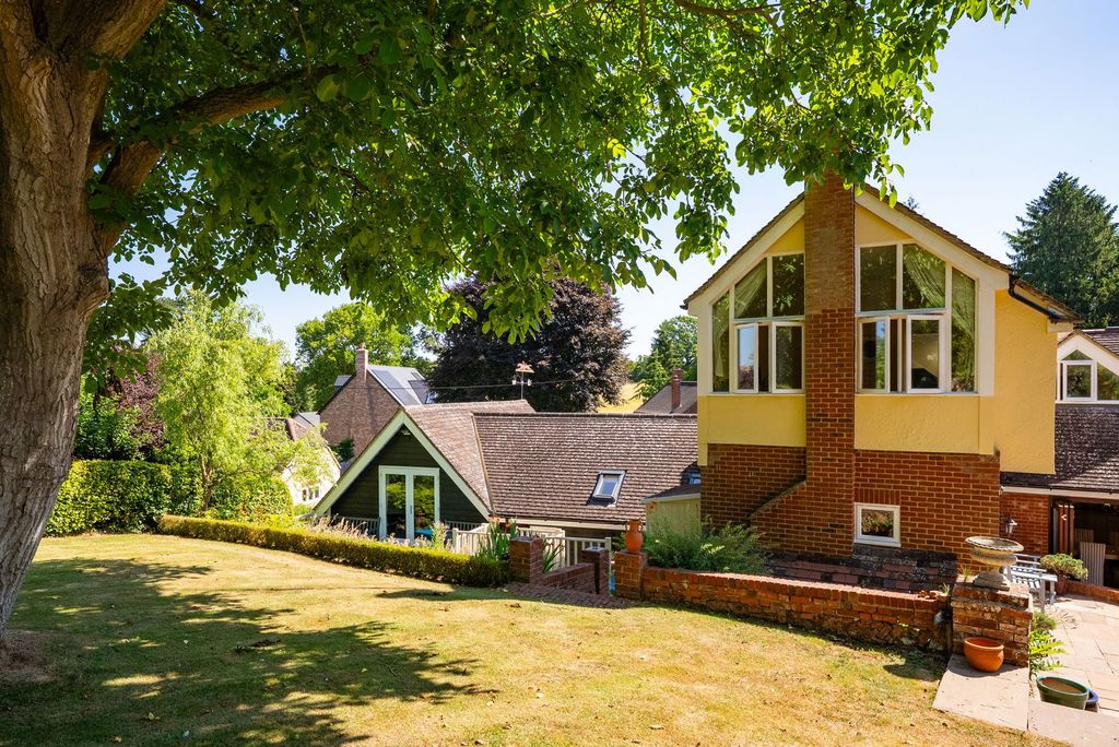 Property photo 2 of 27