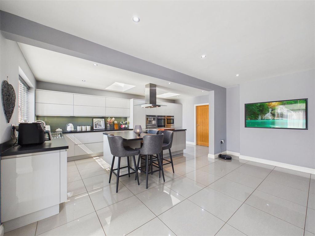 Property photo 2 of 24 Kitchen Area