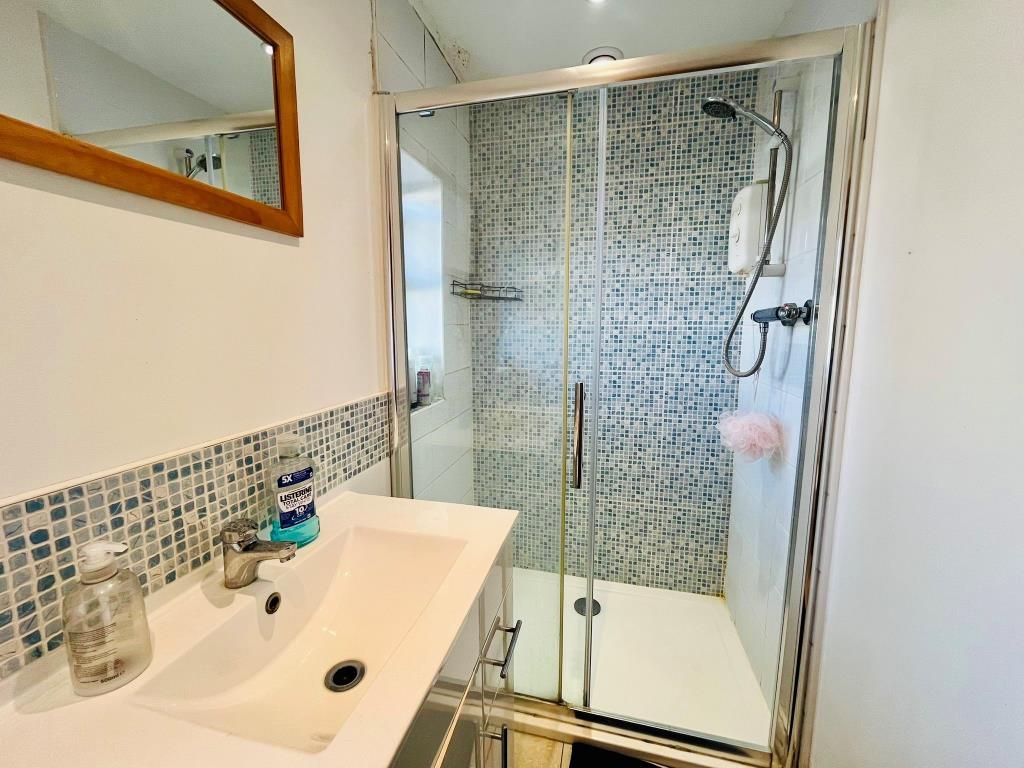 Property photo 3 of 6 Bathroom