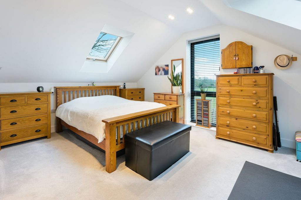 Additional image 18 of 5 bed detached house for saleMaplewood Drive, Lingfield RH7
