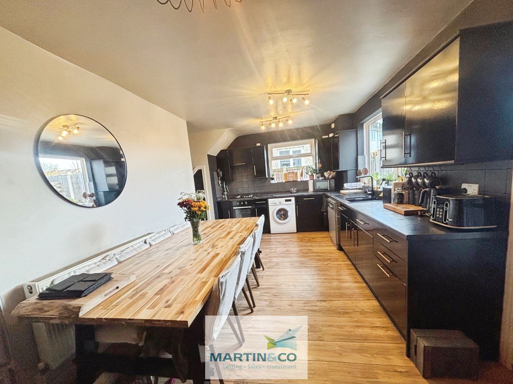 Property photo 2 of 21 90Bc3Ada--477C-Ac15-8Afe25Ad8513-29493-00000907E51