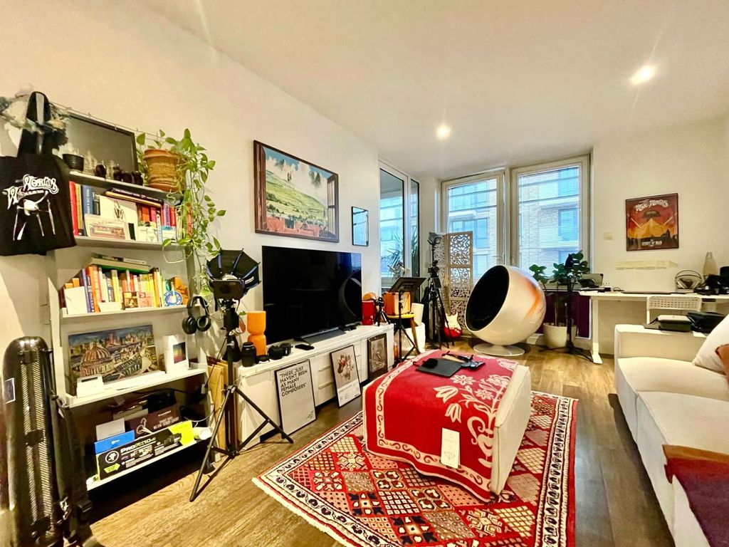 Property photo 2 of 11 W