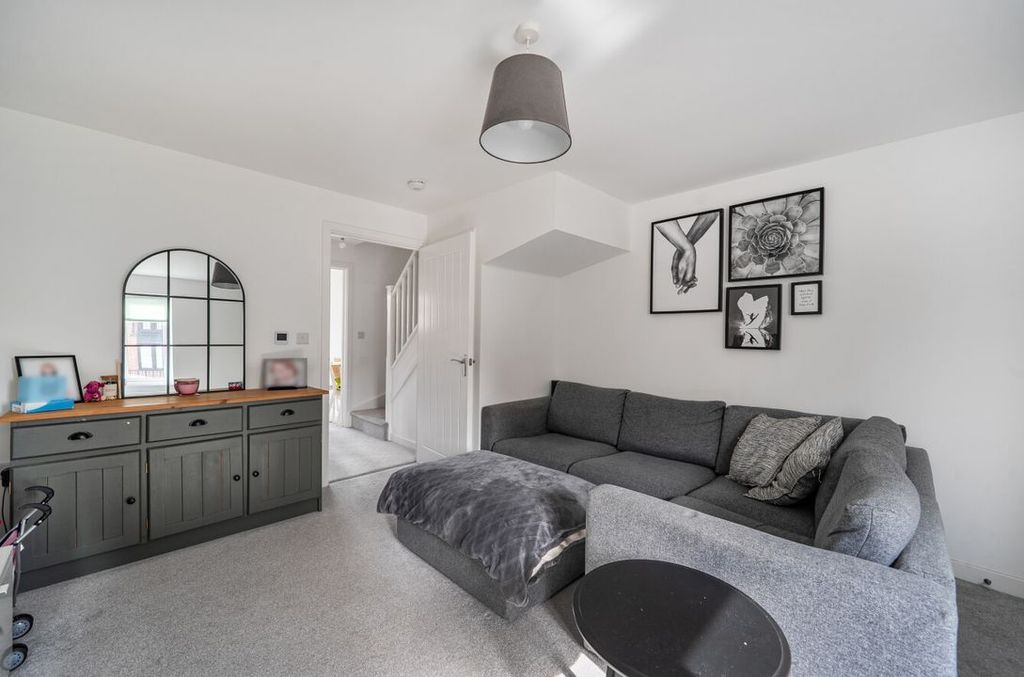 Property photo 3 of 11 1486708116A4cc13Ae3063
