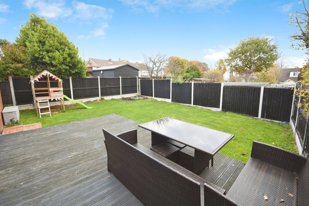 Property photo 3 of 18