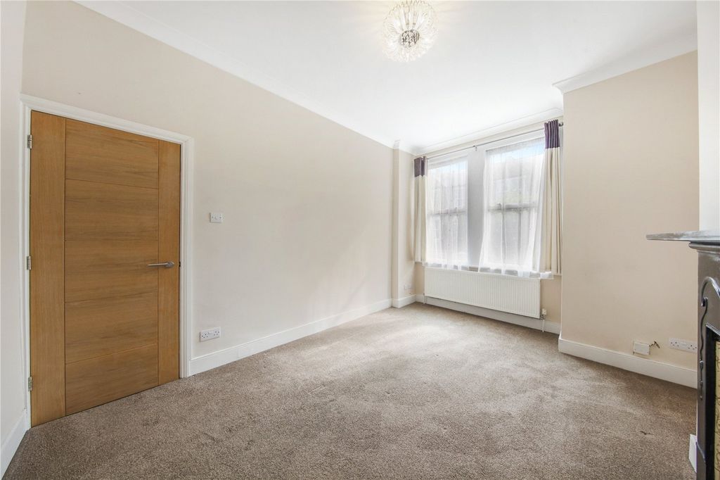 Property photo 3 of 10 Picture No. 12
