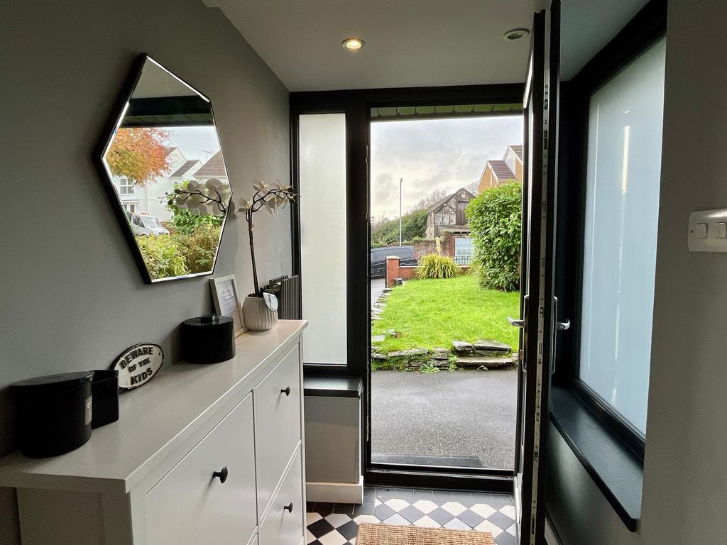 Property photo 2 of 29