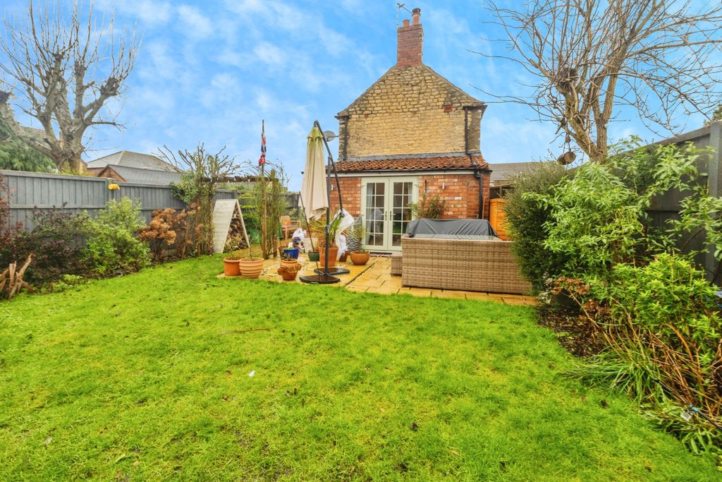 Property photo 3 of 19