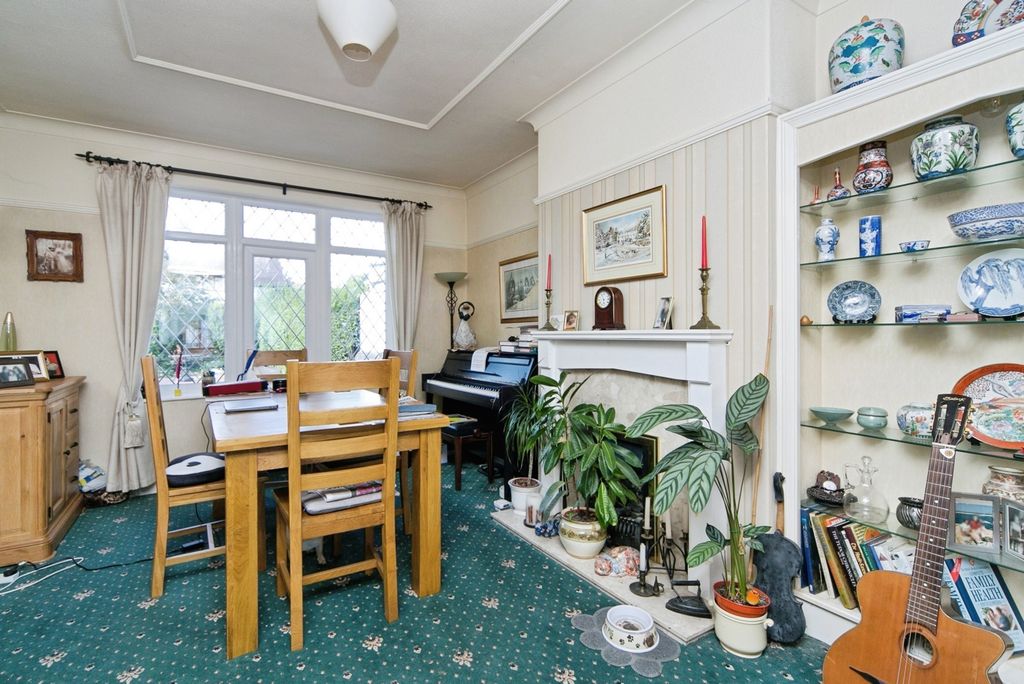 Property photo 3 of 17 Photo