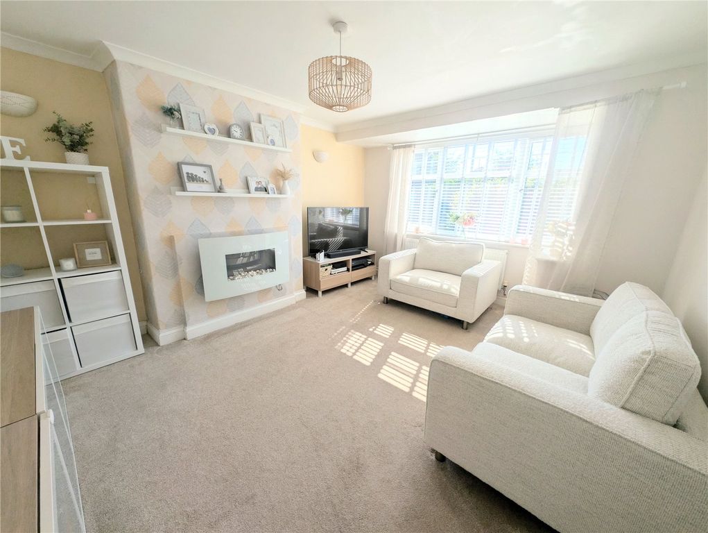 Property photo 2 of 21 Picture No. 17