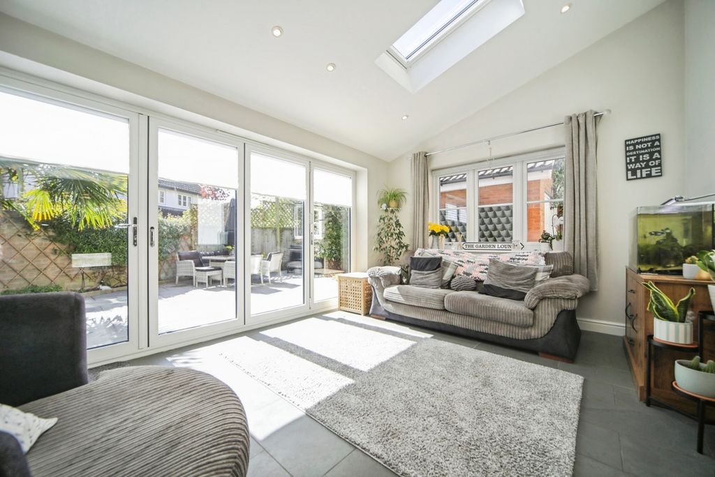 Property photo 2 of 14 Pbox-Img.Jpg