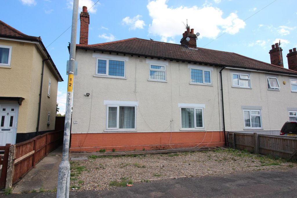 3 bed semi-detached house to rent Highgate